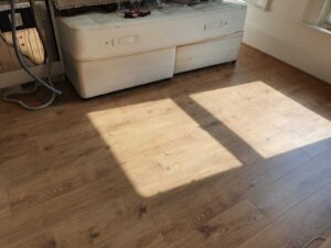 bedroom laminate flooring