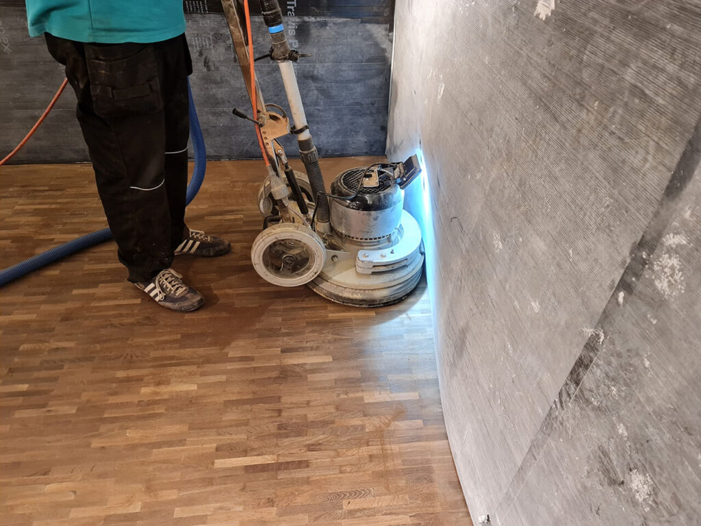 Commercial floor sanding and refinishing bluewater shopping centre
